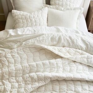 Brand new, never used Cozy Cloud King Quilt - Pottery Barn